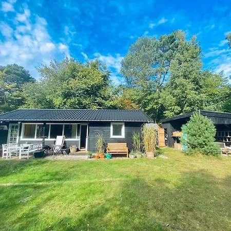 Cozy Cabin, Walking Distance To The Ocean. *